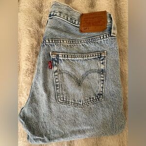 Levi's 501 Light Wash Denim Distressed Jeans Tapered Women’s Junior